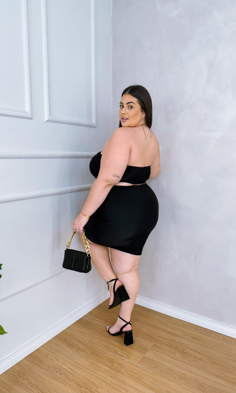 vestido ary preto plus size