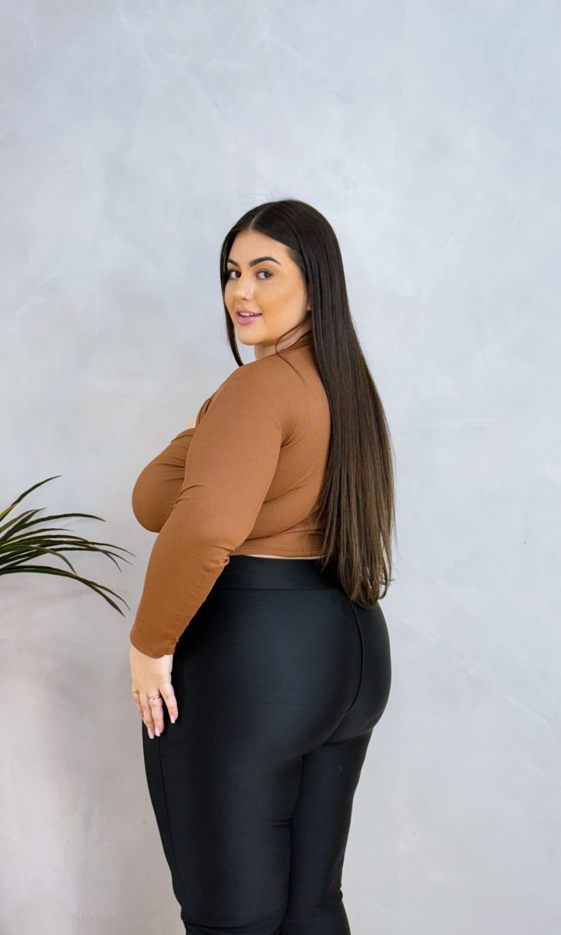 cropped rosane caramelo plus size