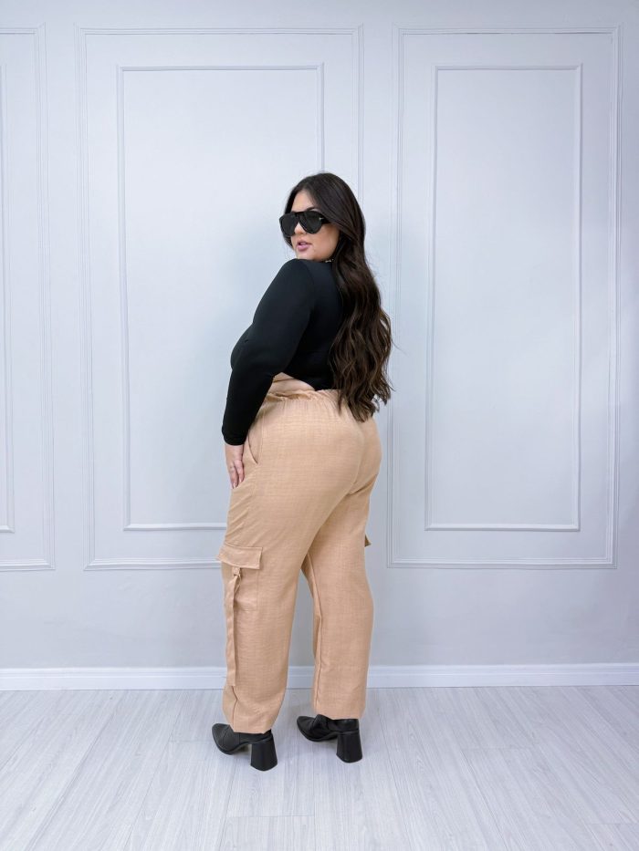 calça carolla nude plus size calça carolla nude plus size