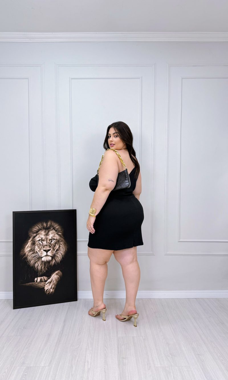 macaquinho dora preto plus size