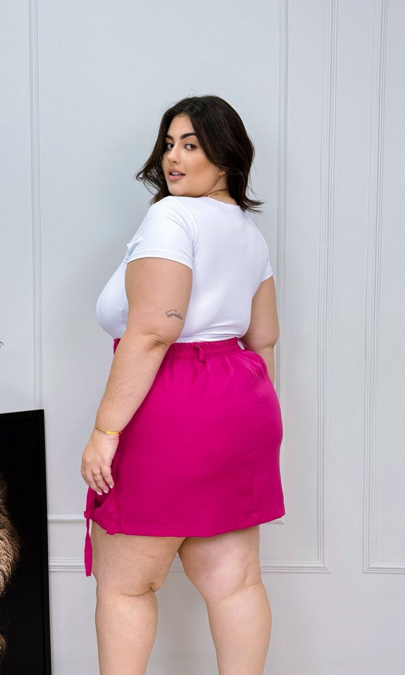 short saia noemi preto plus size