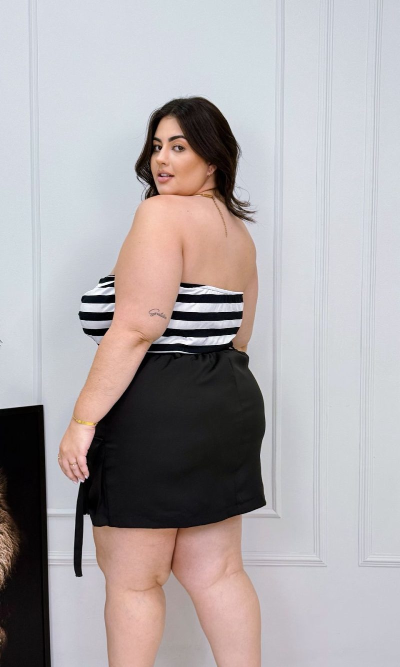 short saia noemi preto plus size