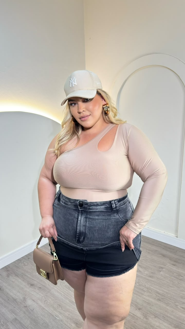 cropped ariella preto plus size 2732
