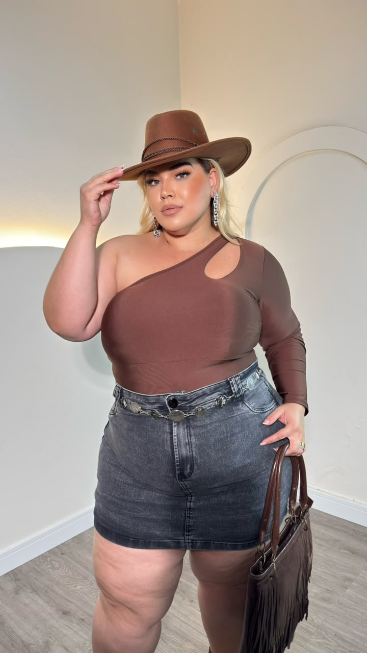 cropped ariella preto plus size 2732
