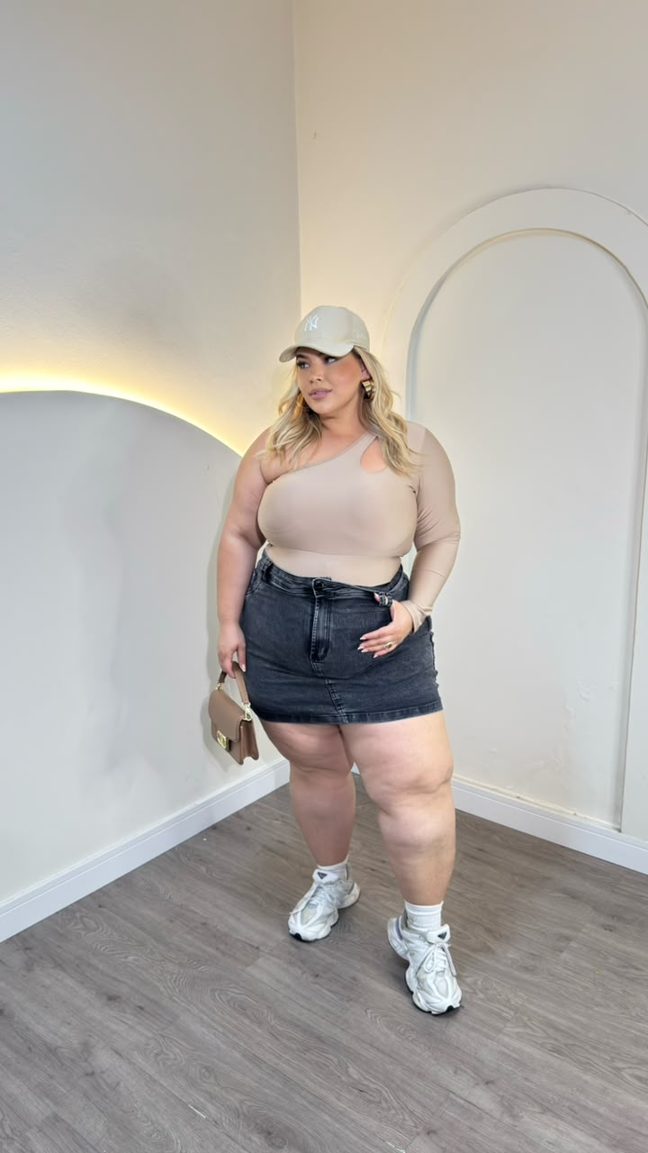 cropped ariella preto plus size 2732 cropped ariella preto plus size 2732